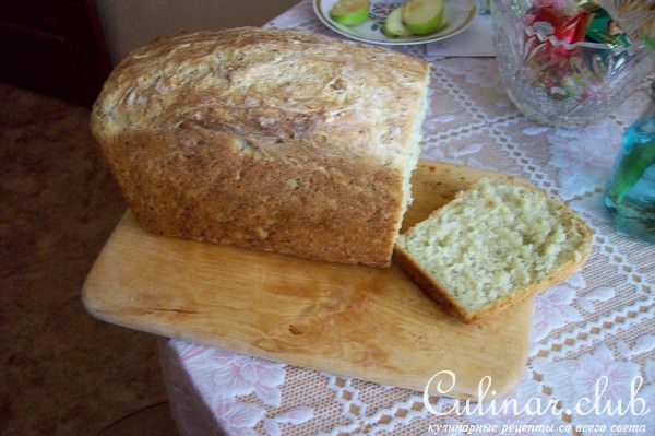 Хлеб с зеленым чесноком