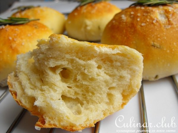 Хлебные булочки с розмарином