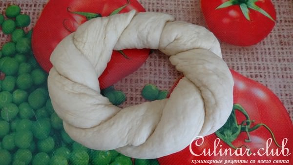 (Кулури - греческий кунжутный бублик)