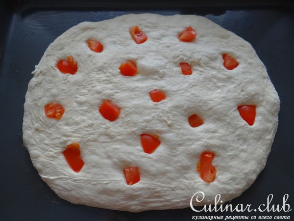 FOCACCIA (Итальянская лепешка Фокачча) с чесночным маслом, помидором и базиликом