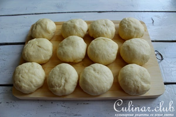 Булочки с маком и кунжутом .