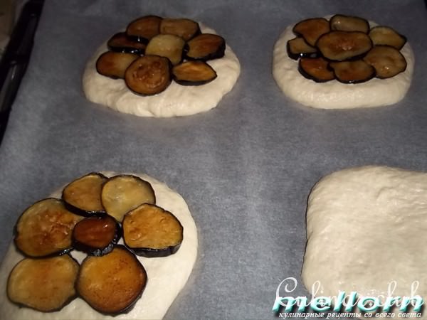 Мини-лепешки с баклажанами