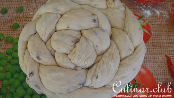 Средиземноморский венок с орехами и барбарисом