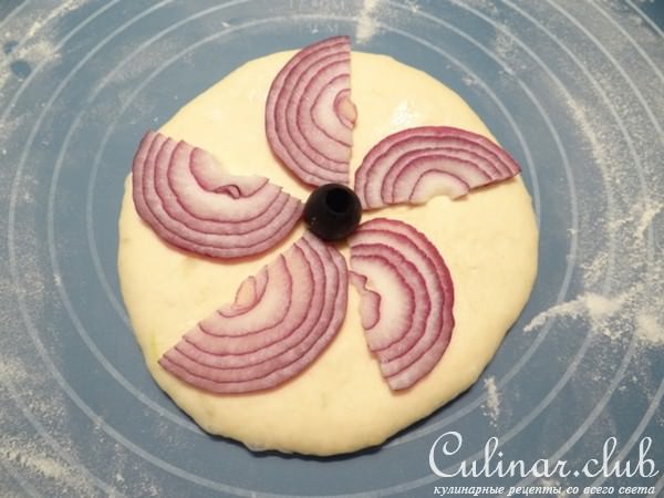 Лепешки с оливковым маслом и луком