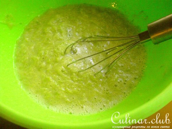 Сладкий хлеб из кабачка с ананасом