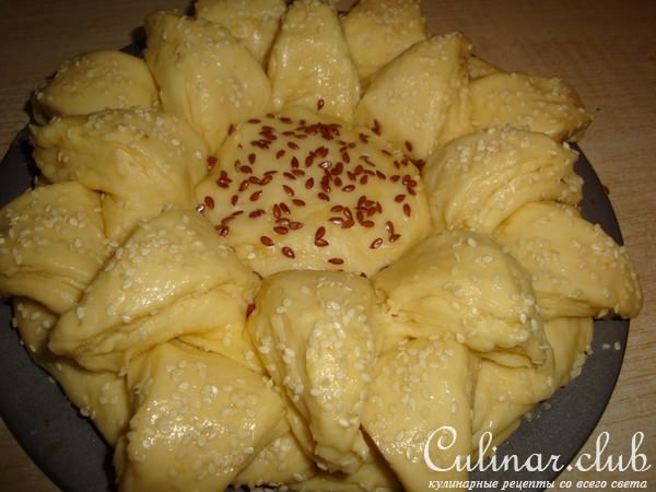 Сдобная булка-цветок