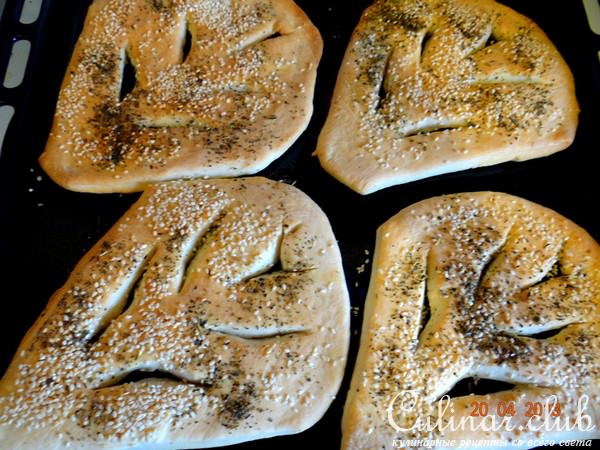 Fougasse (французский хлебец Фугасс) с кунжутом и прованскими травами