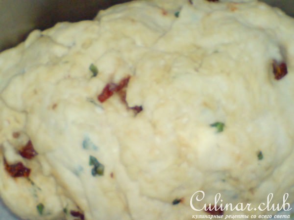 Итальянский хлеб с базиликом и сушеными помидорами "Ciabatta "