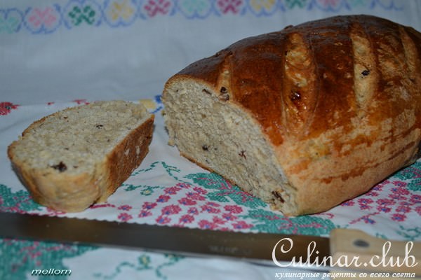 Цельнозерновой батон с изюмом и орехами