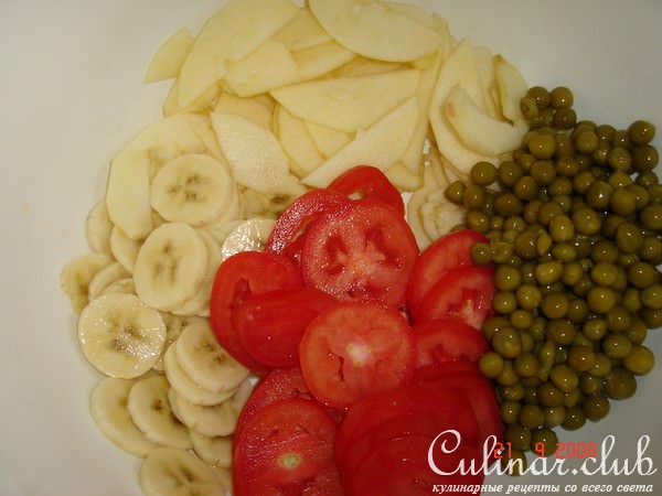 Салат из бананов и спагетти