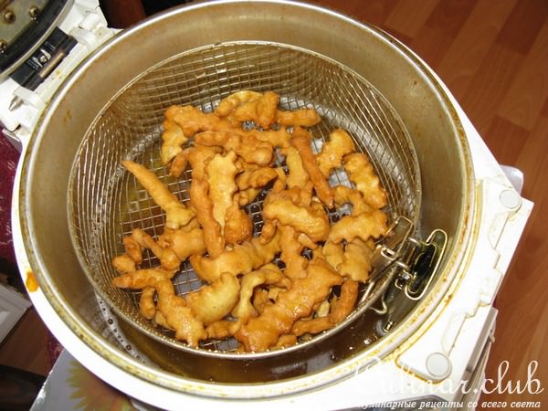 Палочки из сырого картофеля, жареные и печёные