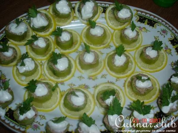 Огурцы фаршированные.