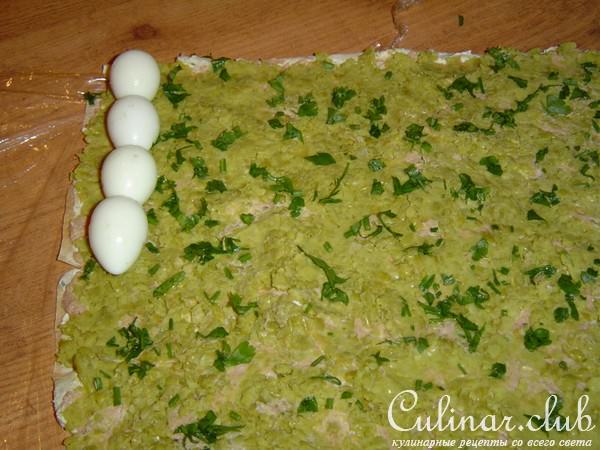 Рулет с перепелиными яйцами