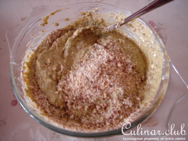 Баклажаны под соусом из брынзы и орехов