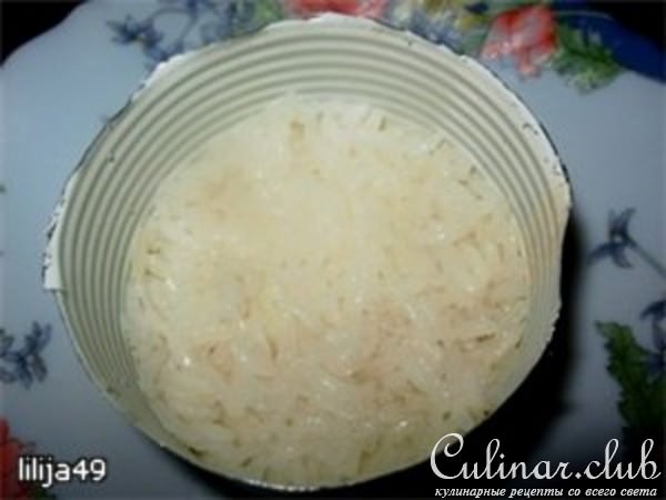 Закусочные пирожные-суши с салатом