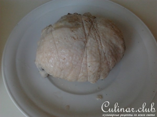 куриный рулет с черносливом и чесноком