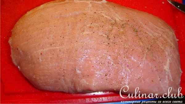 Свиной окорок с куриной печёнкой и вишней.