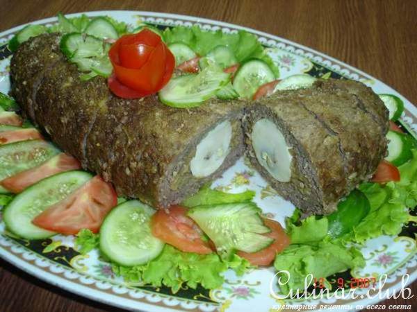 Рулет с грибами и яйцом