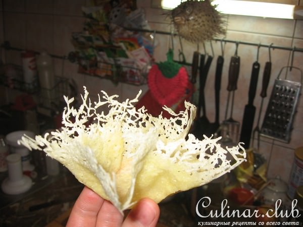 Сырные корзиночки с морским салатом 