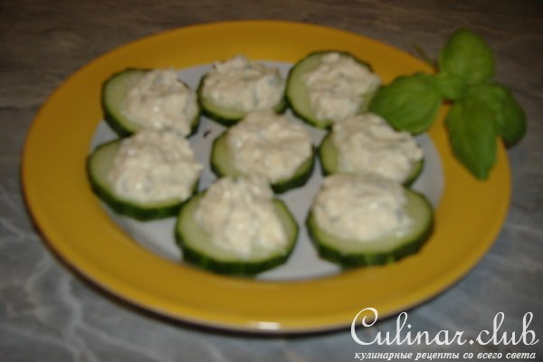 Закуска на огурцах