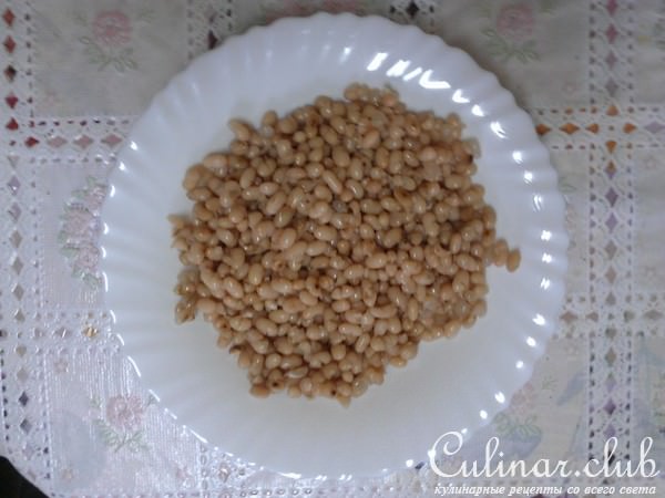 Баклажановые рулетики с белой фасоллью и сыром