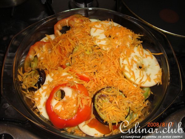 Баклажаны с овощами и яблоками. Кончается лето.