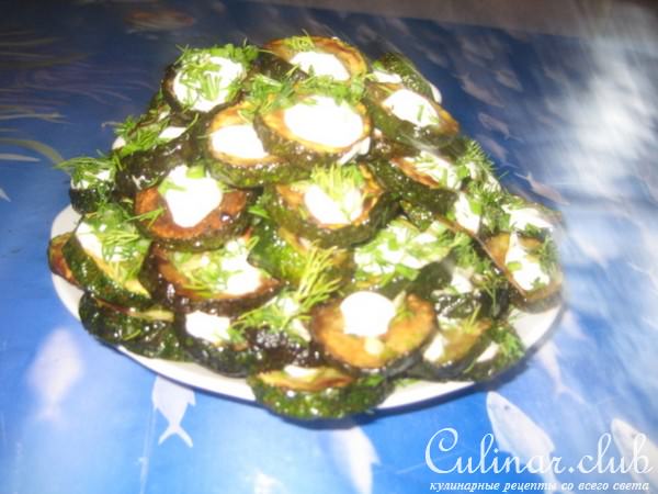 Чесночная горка из цуккини