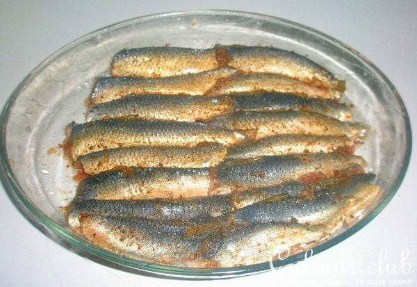 Маринованная мелкая рыбка