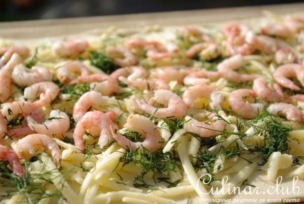 Слоёная морская закуска, лосось и креветки