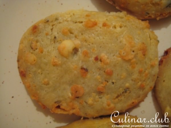 Закуска под шампанское (французские крекеры с соусом)