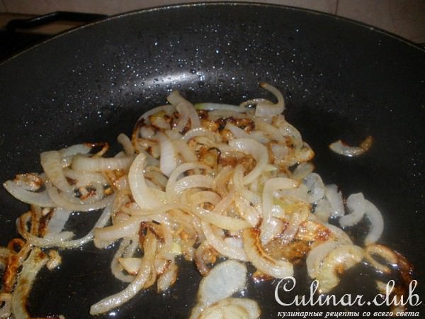 Две закуски для вечеринки. Канапе с салатом и паштет из яиц со вкусом печени.