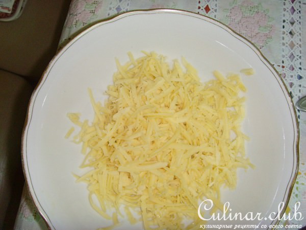 Баклажановые рулетики с белой фасоллью и сыром