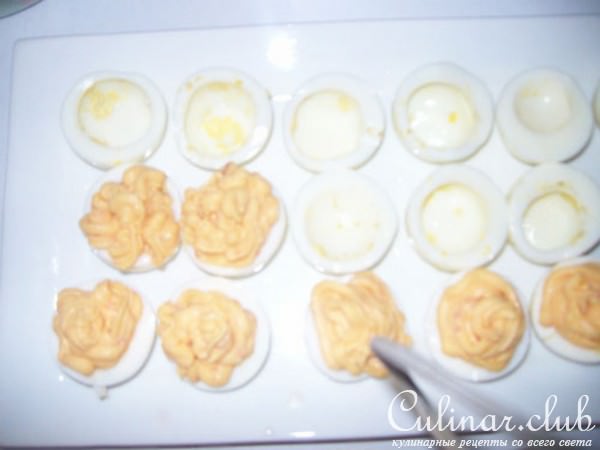 яйца фаршированные с красной икрой
