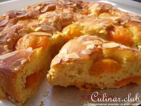Пирог с абрикосами и шафраном.