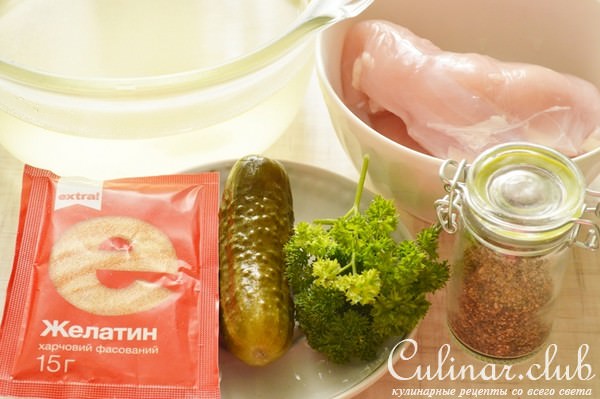 Заливные куриные рулеты. 