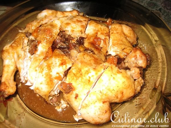 Курица без костей фаршированная фисташками и говядиной (вариант)