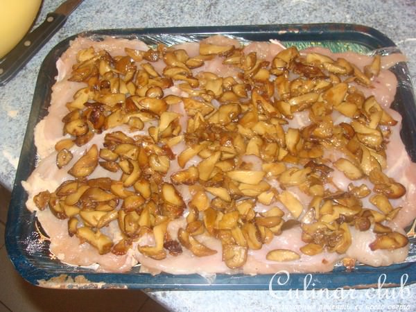 куриный рулет с грибами
