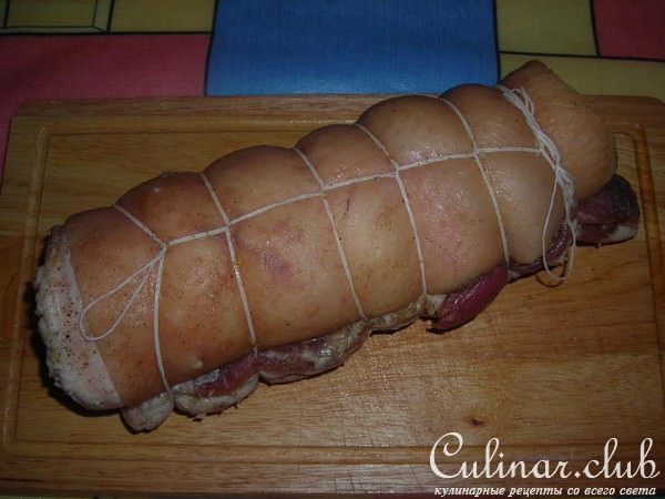 Рулет из свиного брюшка