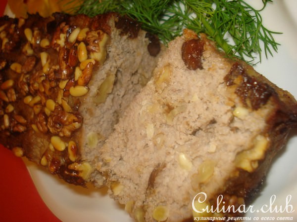Мясной хлебец с черносливом и орехами