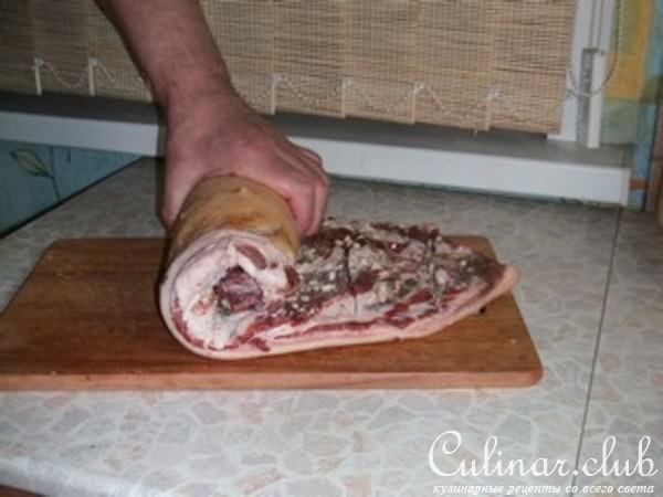 Рулет из свиной грудинки 