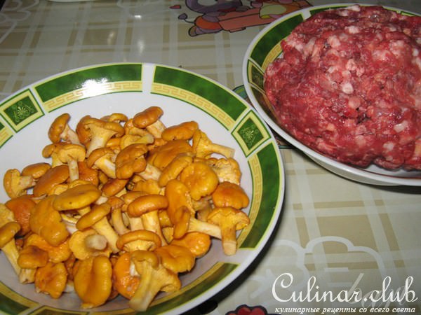 Мясной террин с лисичками.
