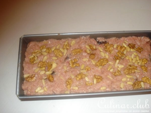 Мясной хлебец с черносливом и орехами