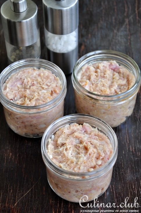 Куриный террин с беконом и розовым перцем