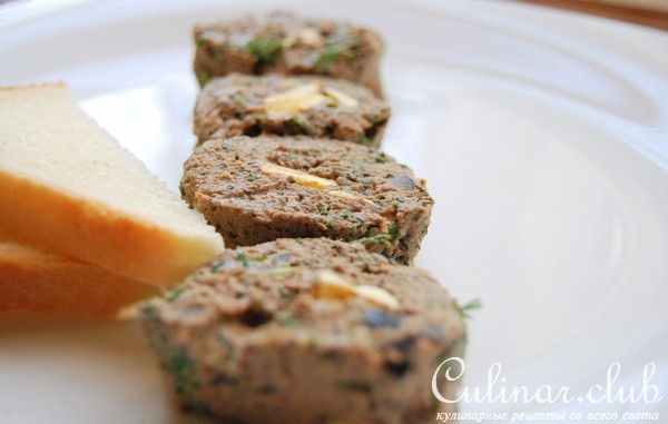 Паштет с марсалой и маслинами.