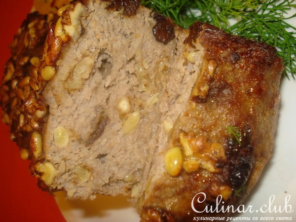 Мясной хлебец с черносливом и орехами