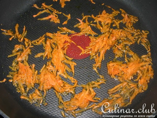 Картофельный рулет с капустой.