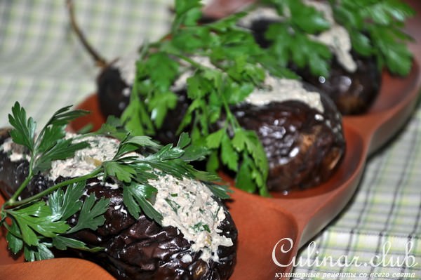 Закуска из фаршированных баклажанов (дуэль)