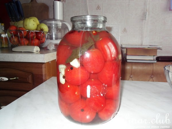 Маринованные помидоры (всего за сутки)
