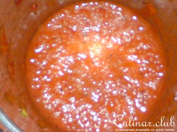 Рулетики из баклажанов с брынзой,кедровыми орешками и пастой из паприки