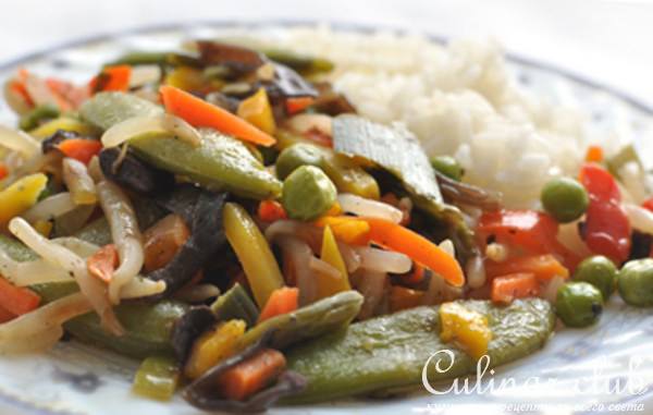Овощи с черным чесноком и рисом